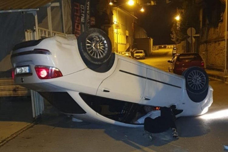 Kastamonu'da iki otomobil &ccedil;arpıştı: 2'si futbolcu 5 yaralı