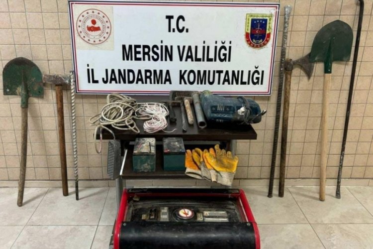Jandarmadan ka&ccedil;ak kazıya su&ccedil;&uuml;st&uuml;: G&ouml;zaltılar var