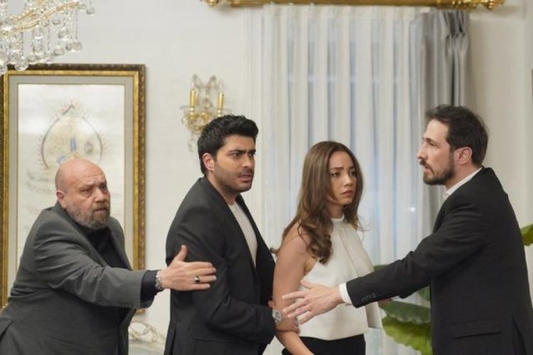 Kızılcık Şerbeti yeni sezonu i&ccedil;in geri sayım başladı! Setten ilk fotoğraf