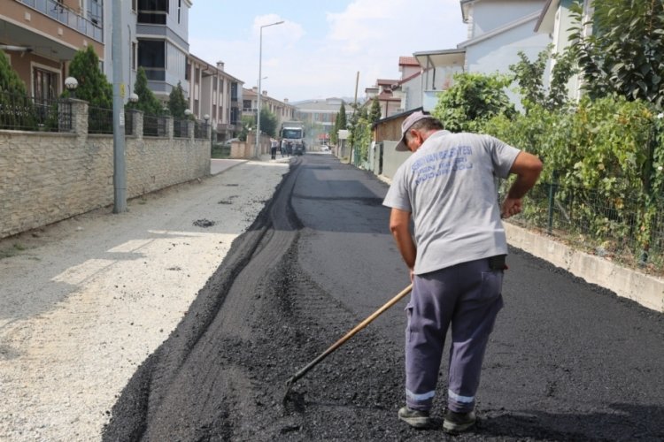 Sakarya'da sıcak asfaltla yollar yenilendi!