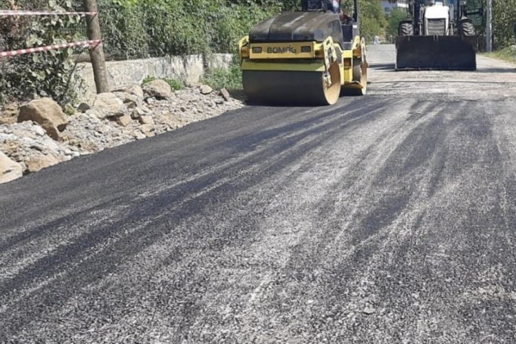 Düzce'de yollar kışa  hazırlanıyor:Asfalt çalışması başladı!