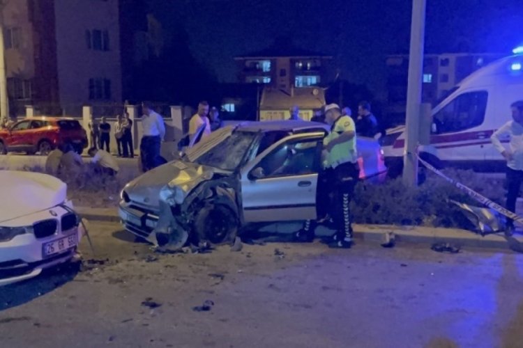 Eskişehir'de feci kaza! 1 &ouml;l&uuml; 5 yaralı
