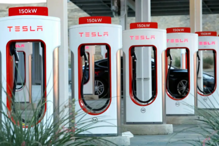 Gemlik'te inşa ediliyor... Tesla Supercharger'lar için geri sayım başladı!