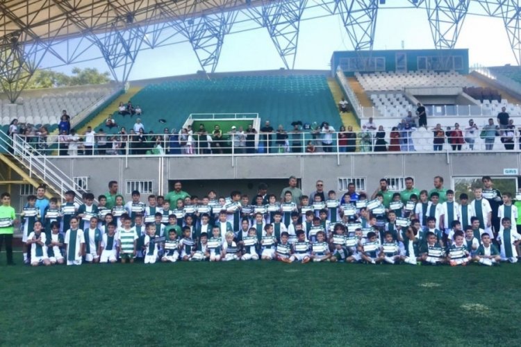Bursaspor'un Futbol Okulu yaz d&ouml;nemi sona erdi