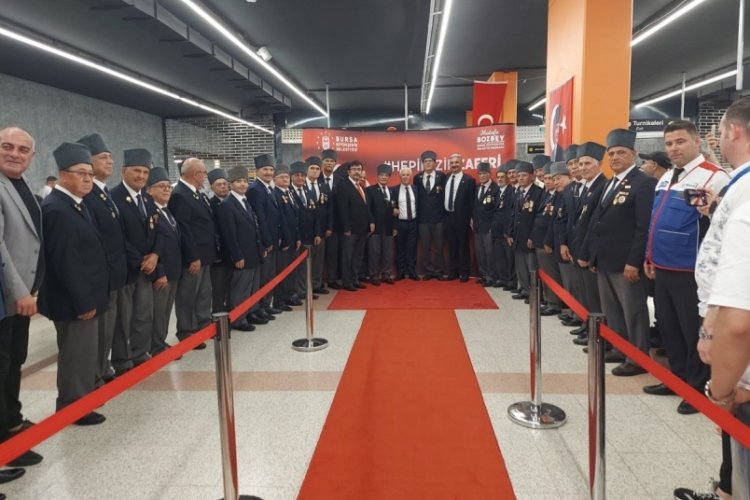 Bursa'da 30 Ağustos'a &ouml;zel "Hepimizin Zaferi" fotoğraf sergisi a&ccedil;ıldı