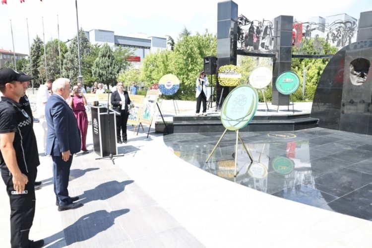 '30 Ağustos Zafer Bayramı' Nil&uuml;fer'de d&uuml;zenlenen t&ouml;renle kutlandı
