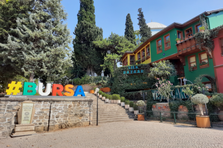Meteoroloji'den 13 il i&ccedil;in sarı kodlu uyarı! Bursa'da bug&uuml;n hava nasıl olacak?
