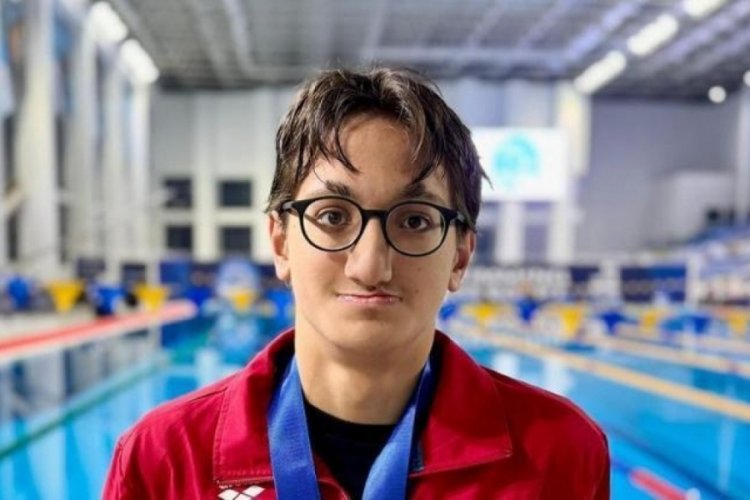 Erkekler 100 metre sırt&uuml;st&uuml; S8 finalinde Turgut Aslan Yaraman 4. oldu