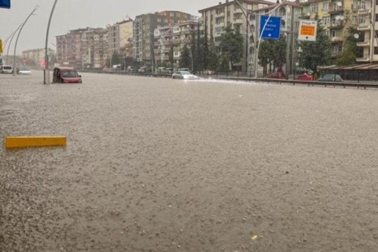 AFAD sağanak yağışlarla ilgili son durumu a&ccedil;ıkladı! 37 kişi tahliye edildi