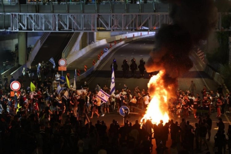 İsrail'de binlerce kişiden hükümet karşıtı protesto: Her gün Netanyahu'nun Rus ruleti