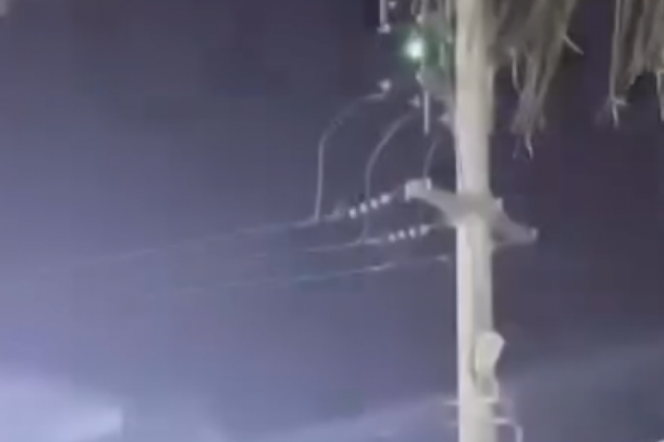 Bursa'da elektrik direğinde yangın &ccedil;ıktı!