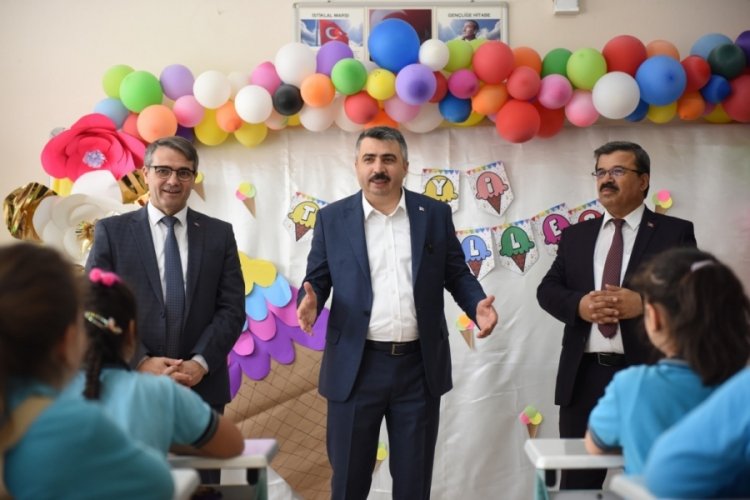 Yıldırım Belediyesi'nden kırtasiye desteği!