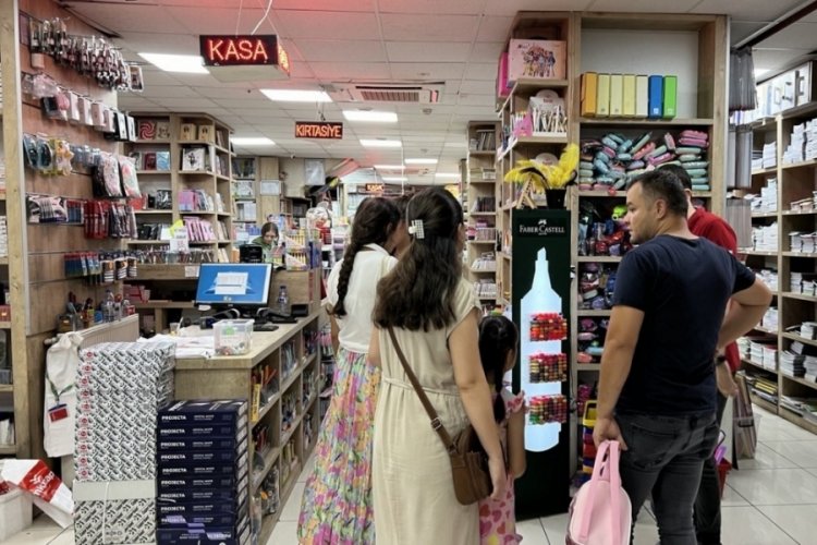 Bursa'da kırtasiyelerde okul alışverişi başladı