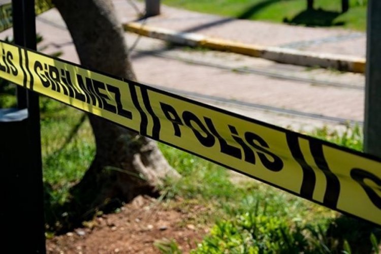25 yaşındaki Tuğba, evlilik yıl d&ouml;n&uuml;m&uuml;nde aracında boğazı kesilmiş şekilde bulundu!