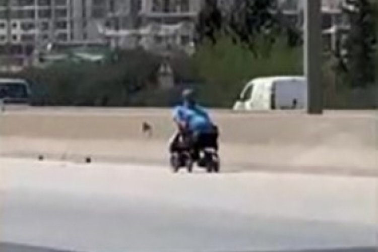 Tekerlekli sandalye ile otoyolda ilerledi