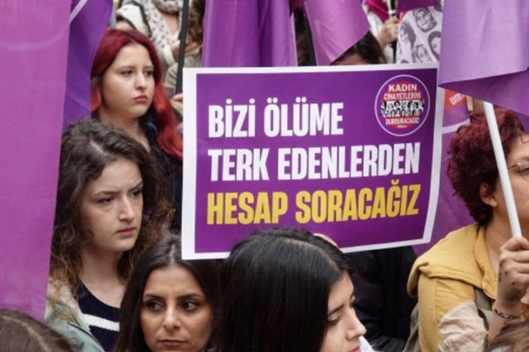 Bir ayda 33 kadın &ouml;ld&uuml;r&uuml;ld&uuml;!