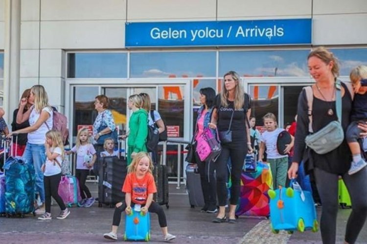 Antalya'ya gelen yabancılardan ka&ccedil;ak tur rehberliği