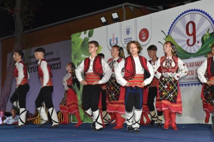 Bursa'da Altın Biber Festivali'nde folklör şöleni 