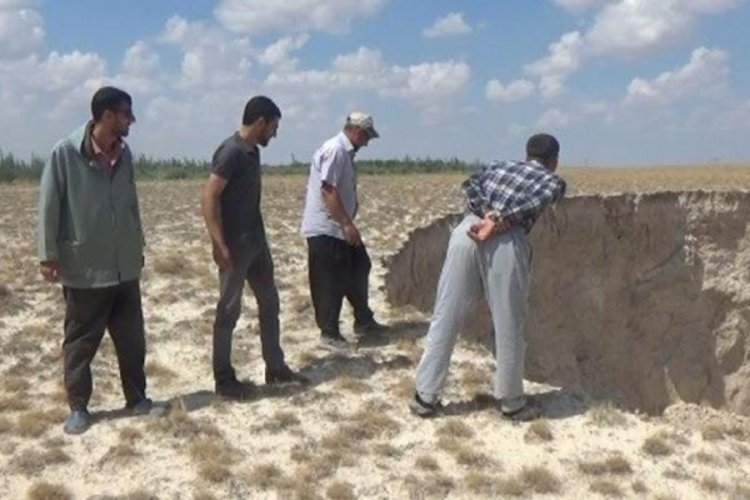 Konya'da 10 metrelik yeni obruk oluştu!