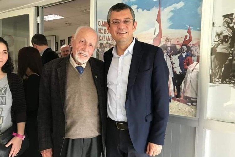 &Ouml;zg&uuml;r &Ouml;zel'in 'En b&uuml;y&uuml;k destek&ccedil;im' dediği emekli &ouml;ğretmen İlyas Kalay hayatını kaybetti