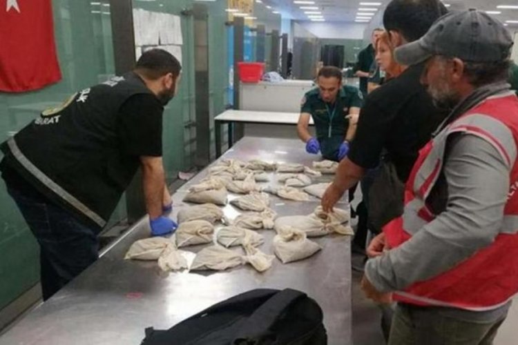 Rusya'dan gelmiş! Ekipler bile şoke oldu! Havalimanında tam 20 bin adet ele ge&ccedil;irildi