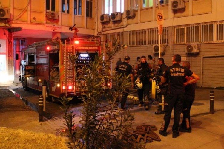 Aydın'da g&uuml;&ccedil; kaynağından &ccedil;ıkan yangın, hastanede paniğe sebep oldu