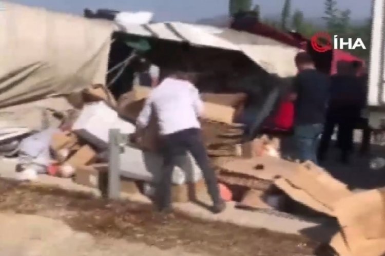 Amasya'da feci kaza! TIR tankere &ccedil;arptı
