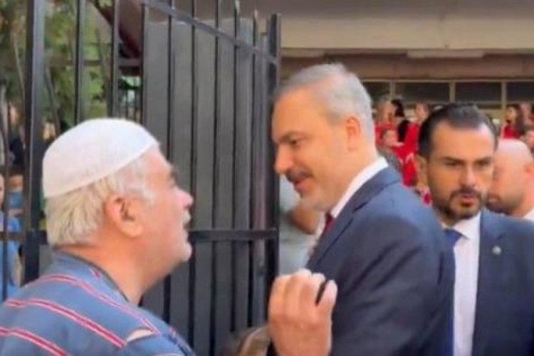 Bakan Fidan'a yaşlı amcadan g&uuml;l&uuml;mseten soru! "Tayyip abi nasıl?"