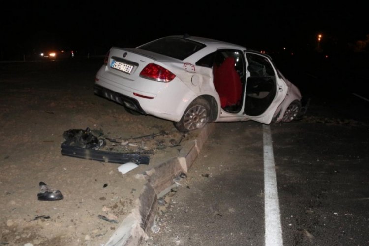 Manisa'da iki otomobil &ccedil;arpıştı: &Ccedil;ok sayıda yaralı!
