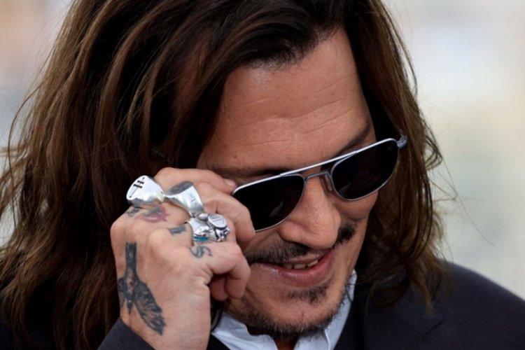 Johnny Depp dişlerini yaptırdı