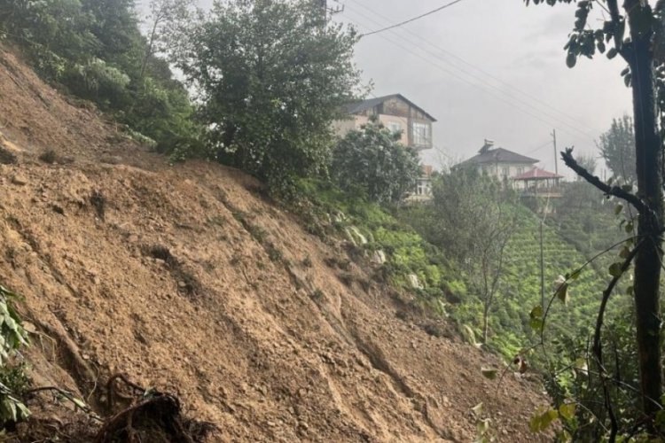 Rize'de şiddetli yağış sonrası heyelanlar meydana geldi