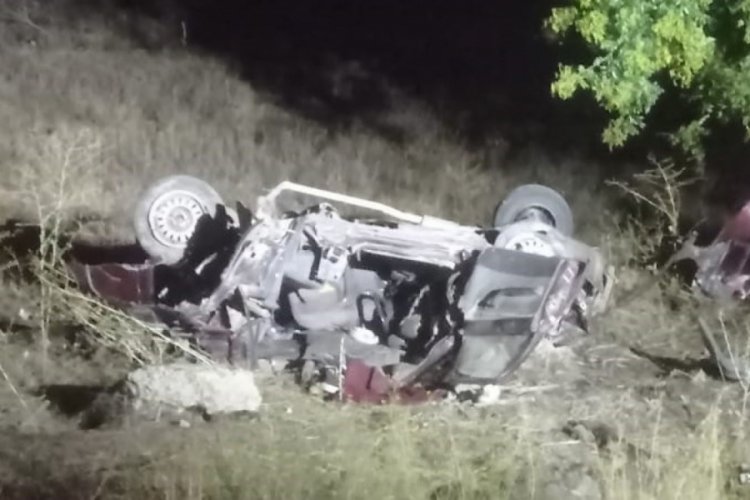 Afyonkarahisar'da trafik kazası! 2 kişi &ouml;ld&uuml;, 3 kişi yaralandı