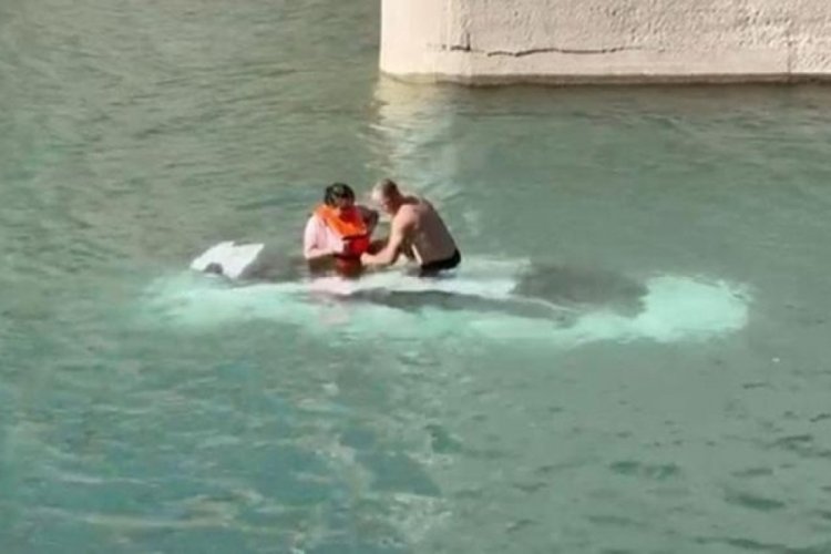 Baraj g&ouml;l&uuml;nde anne ve 5 yaşındaki kızı i&ccedil;in zamanla yarıştılar!