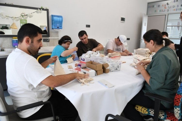 Bursa OBAM'da hazırlanan kalem kutular &ouml;ğrencilere dağıtılacak