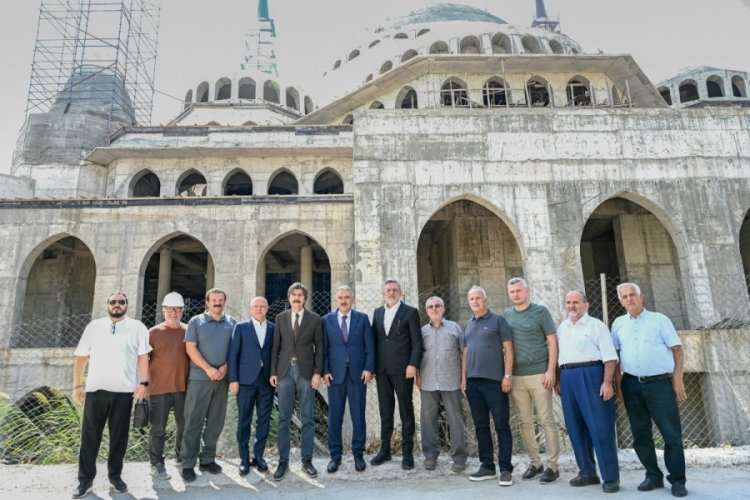 Bursa Valisi'nden Uludağ &Uuml;niversitesi'ndeki cami inşaatına ziyaret