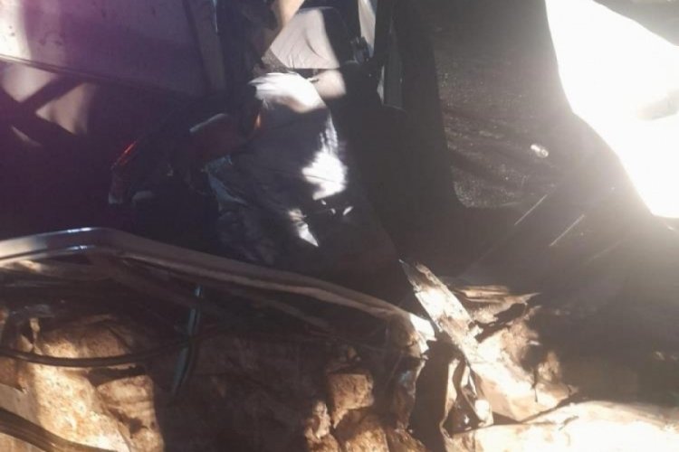 Şanlıurfa'da minib&uuml;s ile otomobil &ccedil;arpıştı: 1 &ouml;l&uuml;, 3 yaralı