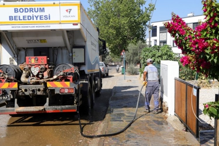 Muğla mumcular 'da çevre temizlik çalışmaları titizlikle sürdürülüyor! 