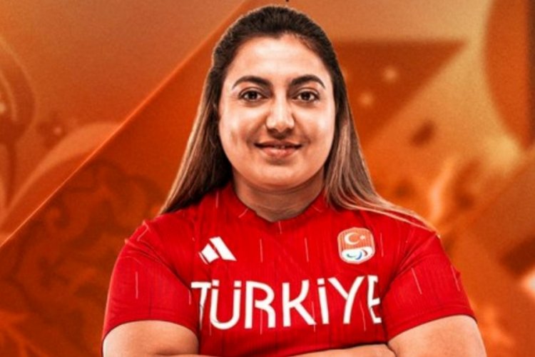 Sibel &Ccedil;am para halterde bronz madalya kazandı