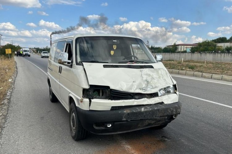 Uşak'ta feci kaza: 1 &ouml;l&uuml;, 3 yaralı
