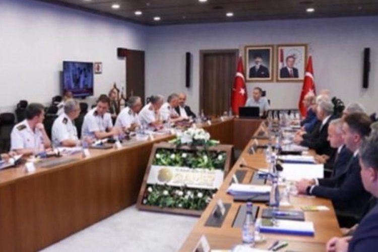 Bakan Yerlikaya duyurdu! Narin G&uuml;ran'ın &ouml;ld&uuml;r&uuml;lmesinin de değerlendirildiği g&uuml;venlik toplantısı