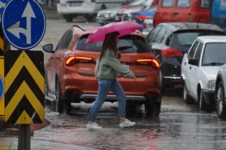 Aydın'da g&ouml;k g&uuml;r&uuml;lt&uuml;l&uuml; sağanak yağış uyarısı!