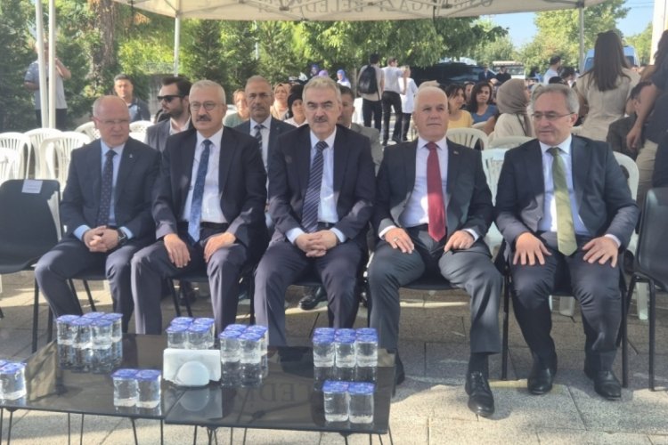 Bursa Valisi Erol Ayyıldız, ilk ders zilini &ccedil;aldı