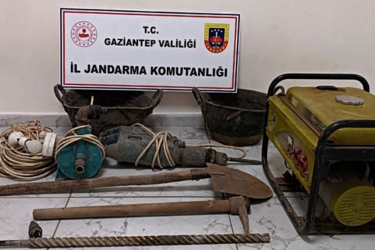 Gaziantep'te ka&ccedil;ak kazı yapan 2 kişi g&ouml;zaltına alındı