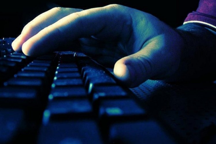 14 yaşından k&uuml;&ccedil;&uuml;klere sosyal medya yasaklanacak!