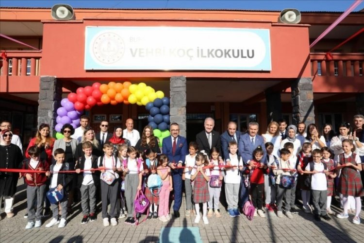 İneg&ouml;l'de ilk ders zili protokol eşliğinde &ccedil;alındı
