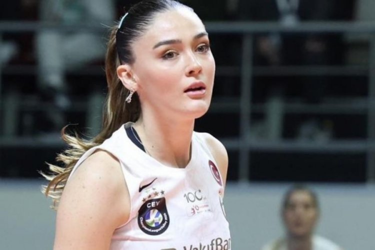 Zehra G&uuml;neş d&uuml;ğ&uuml;nde g&ouml;r&uuml;nt&uuml;lendi! Kıyafeti herkesi hayran bıraktı