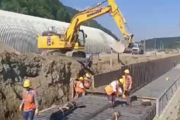 Bolu Dağı T&uuml;neli &ccedil;alışması tahmin edilenden daha hızlı s&uuml;rede tamamlandı