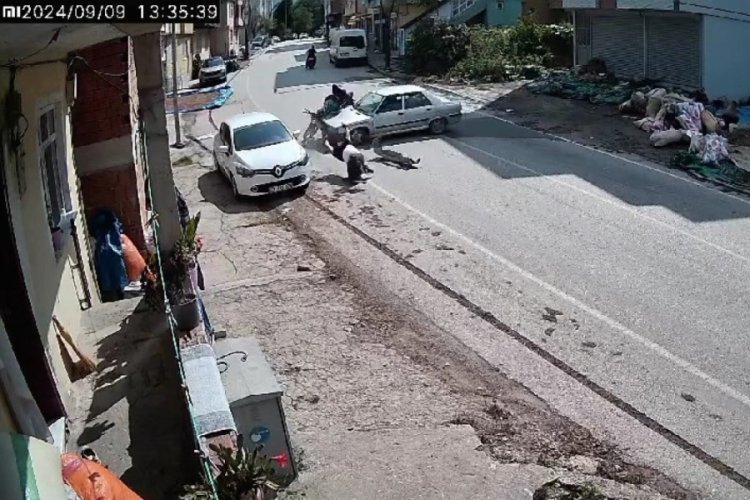 Ordu'da motosiklet s&uuml;r&uuml;c&uuml;s&uuml; araca &ccedil;arpıp havada takla attı!
