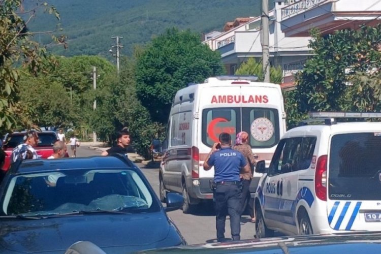 Balıkesir Erdek'te eski eş dehşeti: Boşandığı eşini bı&ccedil;akladı