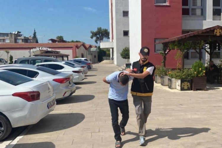 Adana'da tartıştığı arkadaşını &ouml;ld&uuml;resiye d&ouml;v&uuml;p bı&ccedil;aklayarak &ouml;ld&uuml;rd&uuml;
